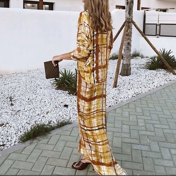 Blogger Favorite Zara Printed Midi Dress Size Medium - Picture 7 of 16